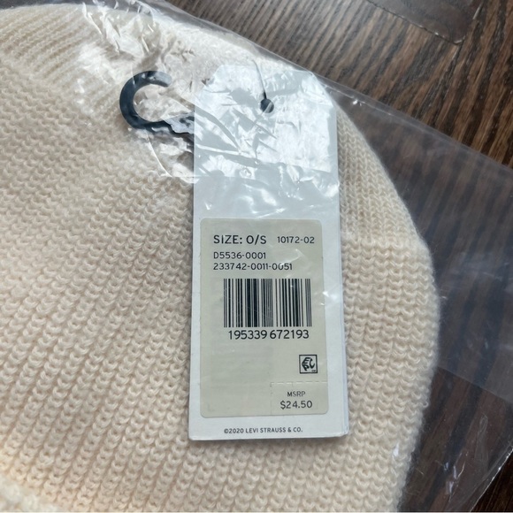 NWT Levis warm cream colored beanie hat - Picture 2 of 4